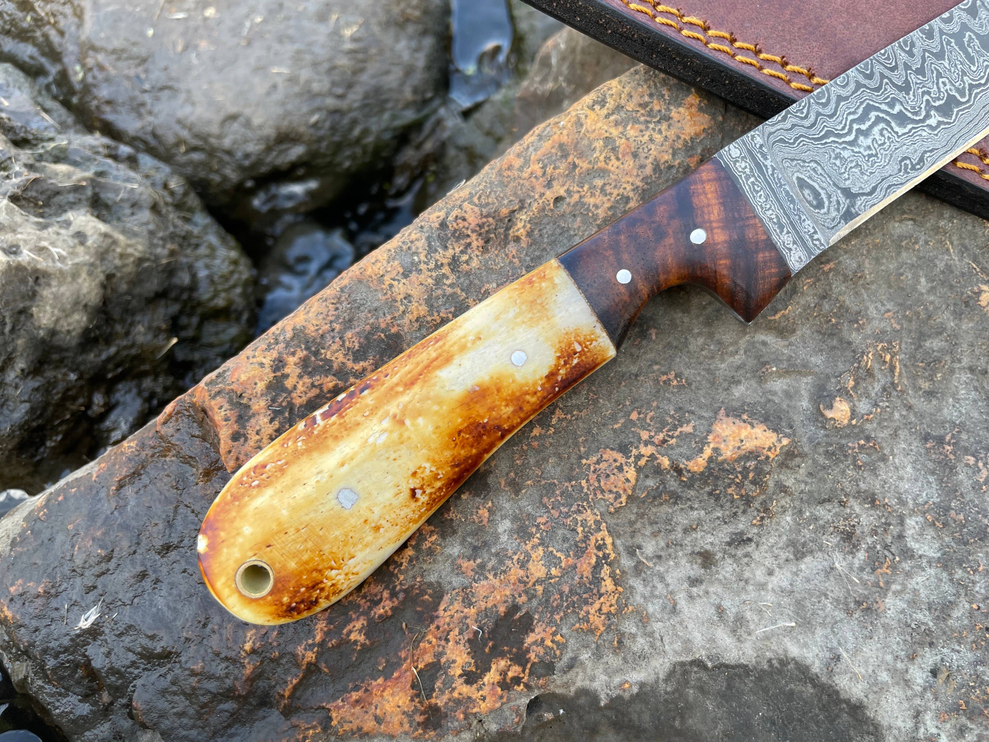 BONNING AND FLAYING KNIFE WITH HIGH CARBON LADDER DAMASCUS