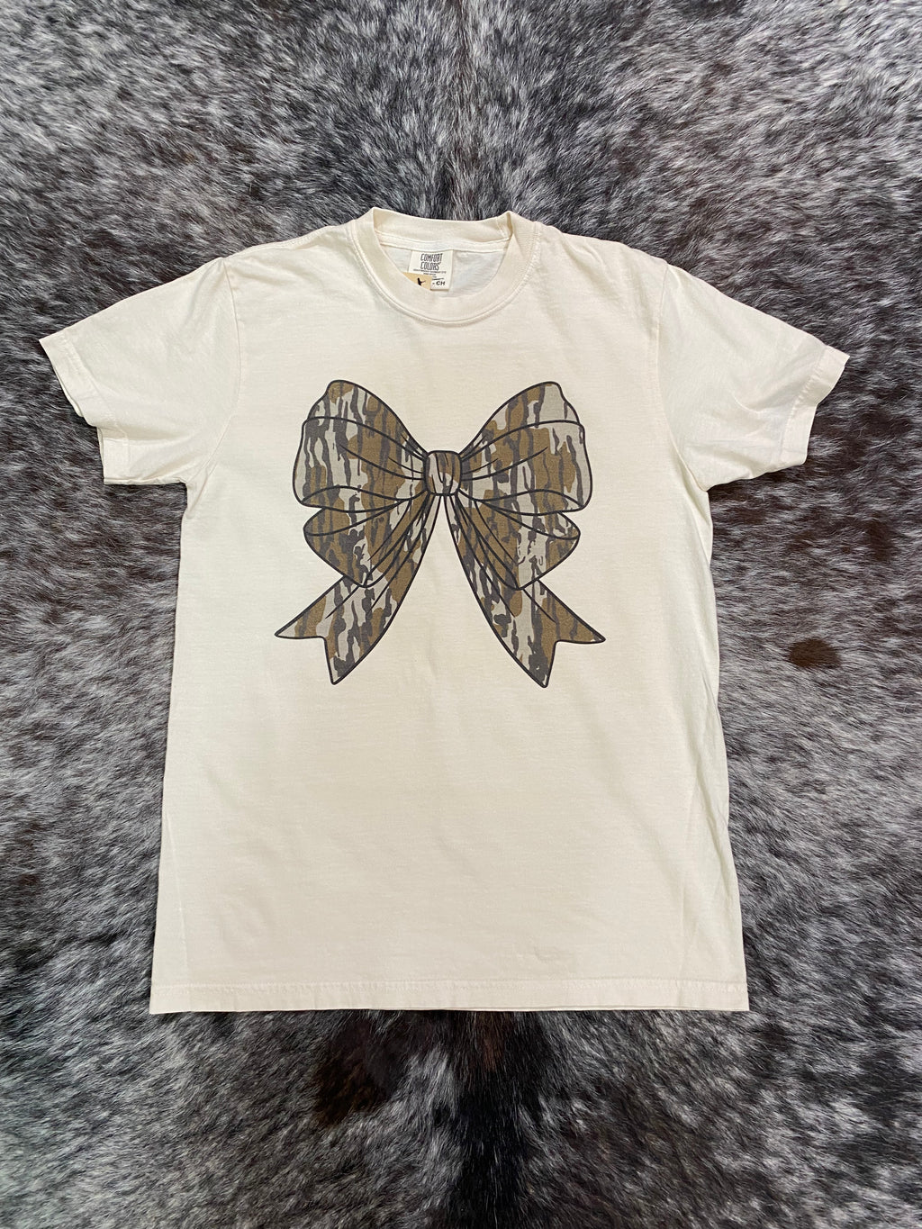 Camo Bottomland Bow Tee