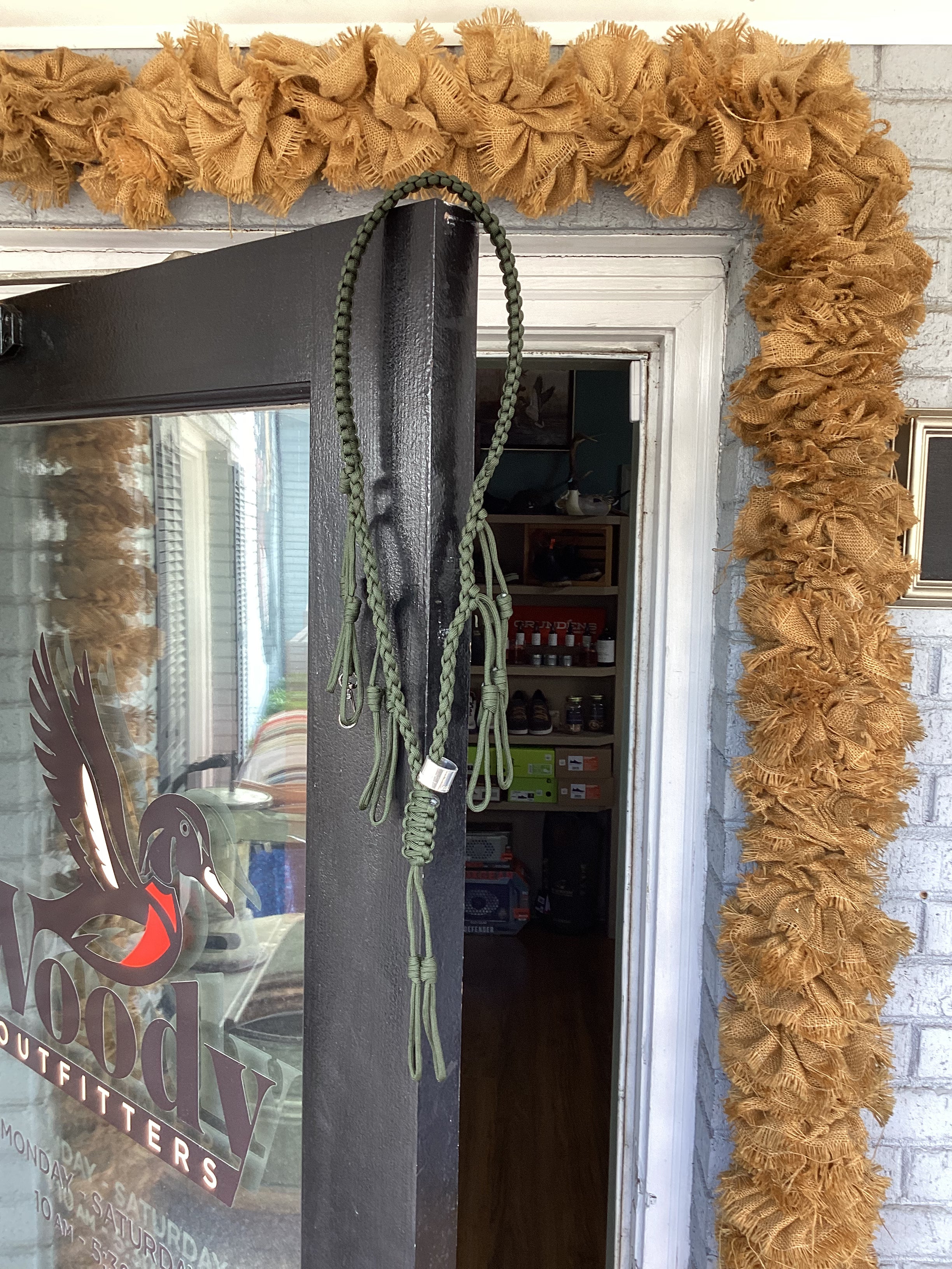 Flat-To-Round- 10 Paracord Loops & Utility Clip